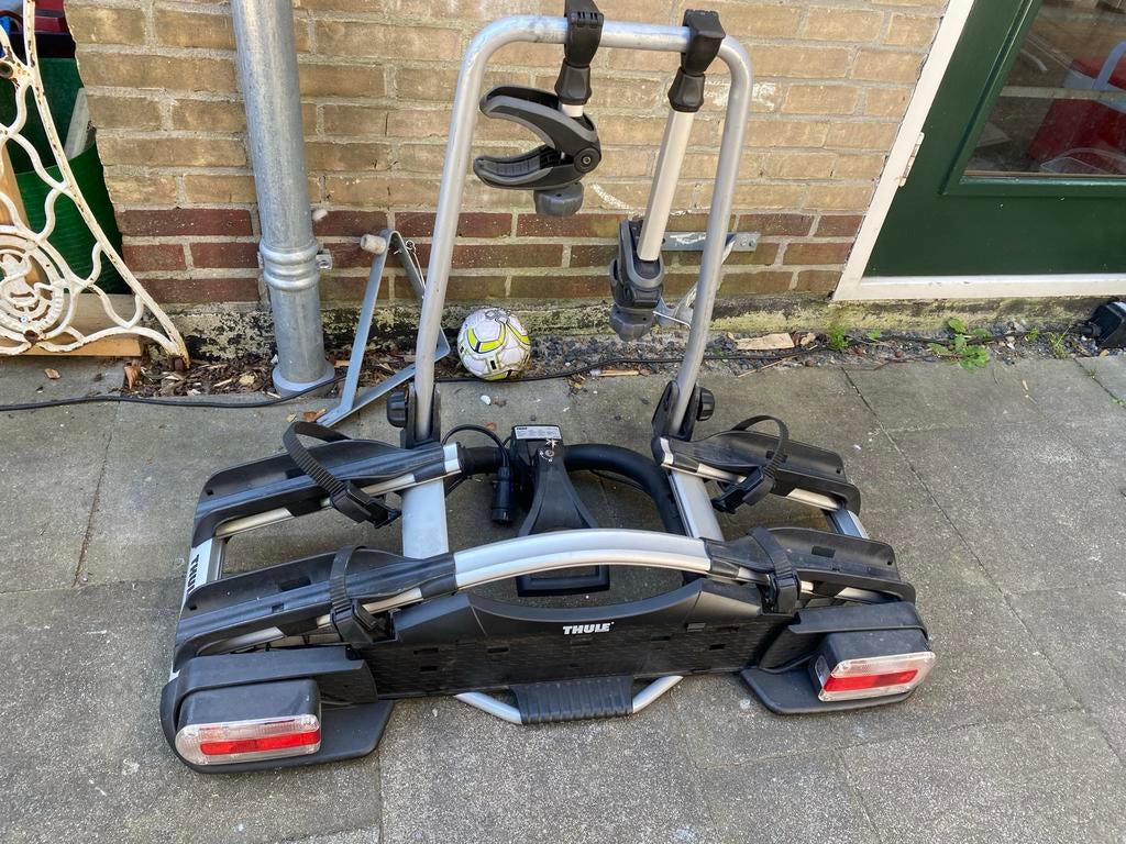 Thule Fietsendrager in goede staat met sleutels, Auto diversen, Fietsendragers, Ophalen, 2 fietsen, Gebruikt, Trekhaakdrager