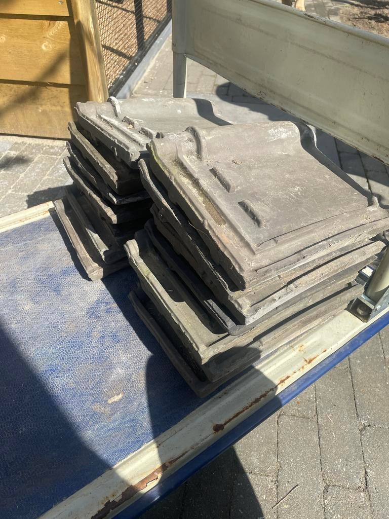 Oude dakpannen, 14 stuks gratis af te halen, Ophalen, Gebruikt, Steen of Klei, Minder dan 5 m²