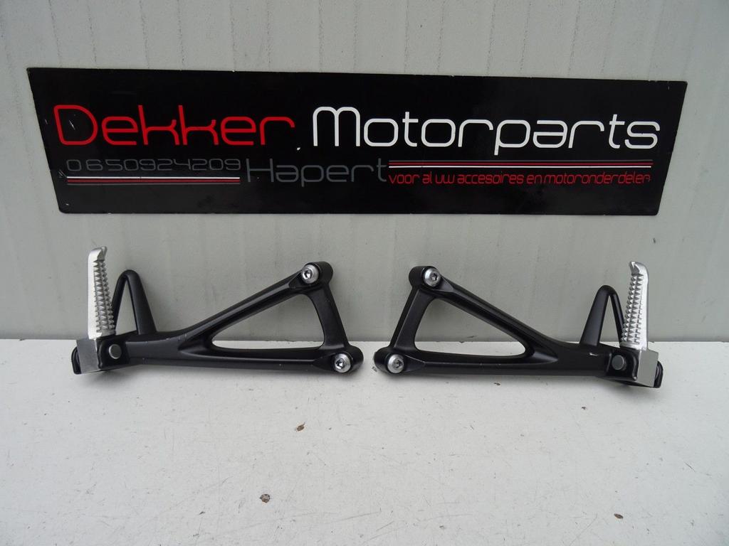 Set Duo Voetsteunen Yamaha MT125 / MT-125 2020-2024, Motoren, Onderdelen | Yamaha, Gebruikt, -, -, Ophalen of Verzenden