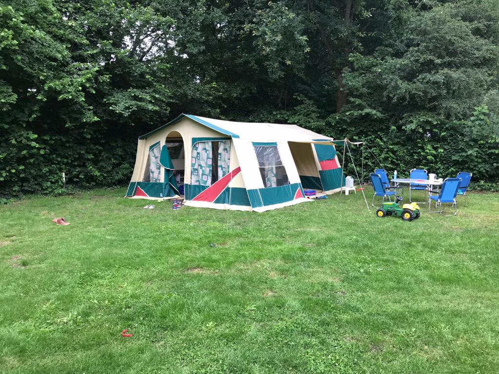 Heerlijke Jamet Kentucky (Arizona+) met zeer ruime voortent, Caravans en Kamperen, Vouwwagens, Jamet, meer dan 6, Beige, Aanwezig