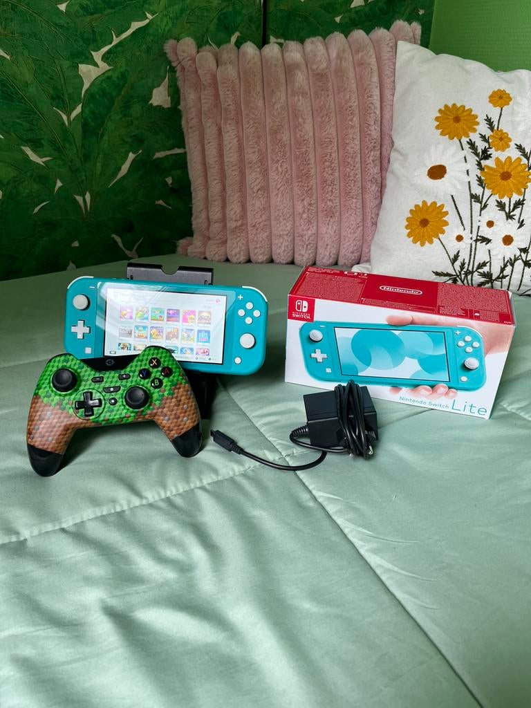 Nintendo Switch Lite in doos met accessoires, Ophalen of Verzenden, Zo goed als nieuw, Met 1 controller, Switch Original