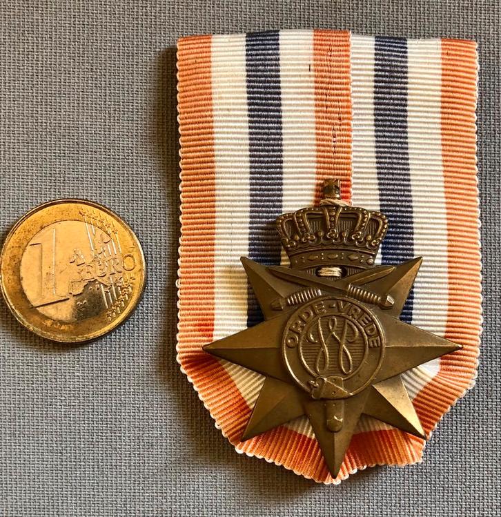 Medaille / Ereteken Orde en Vrede, Ned. Indië 1945-1951, Verzamelen, Militaria | Algemeen, Landmacht, Lintje, Medaille of Wings