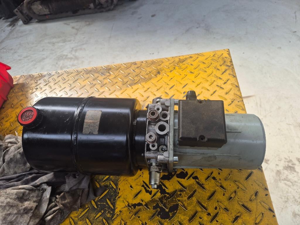 Hydrauliek unit, Ophalen