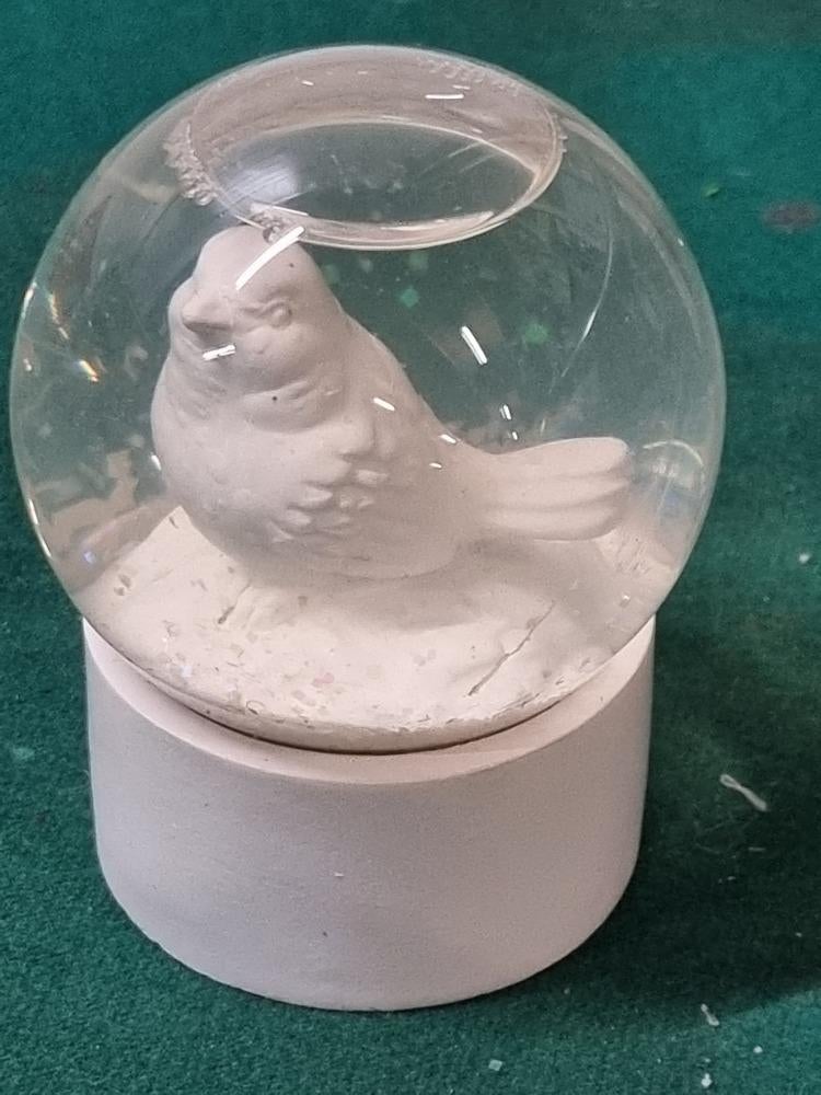 sneeuwbol met vogel wit, Ophalen of Verzenden, 'T Olde Gre-j, Info@toldegrej.nl, Endepoelstraat 20f Didam