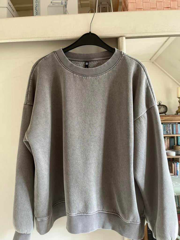 Leuk sweatshirt in een grijs/groene kleur maat L valt groot, Ophalen of Verzenden, Zo goed als nieuw, Grijs