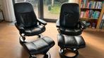 Twee Stressless fauteuils met voetenbanken. Kleur zwart, Ophalen, Gebruikt, Leer, 75 tot 100 cm