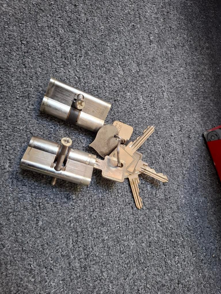 Cilindersloten met sleutels, Ophalen of Verzenden, Gebruikt, Overige materialen, Slot