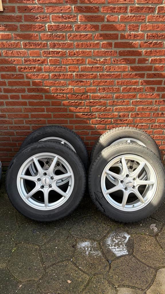 Winterbanden 215/60 R17, Ophalen, Gebruikt