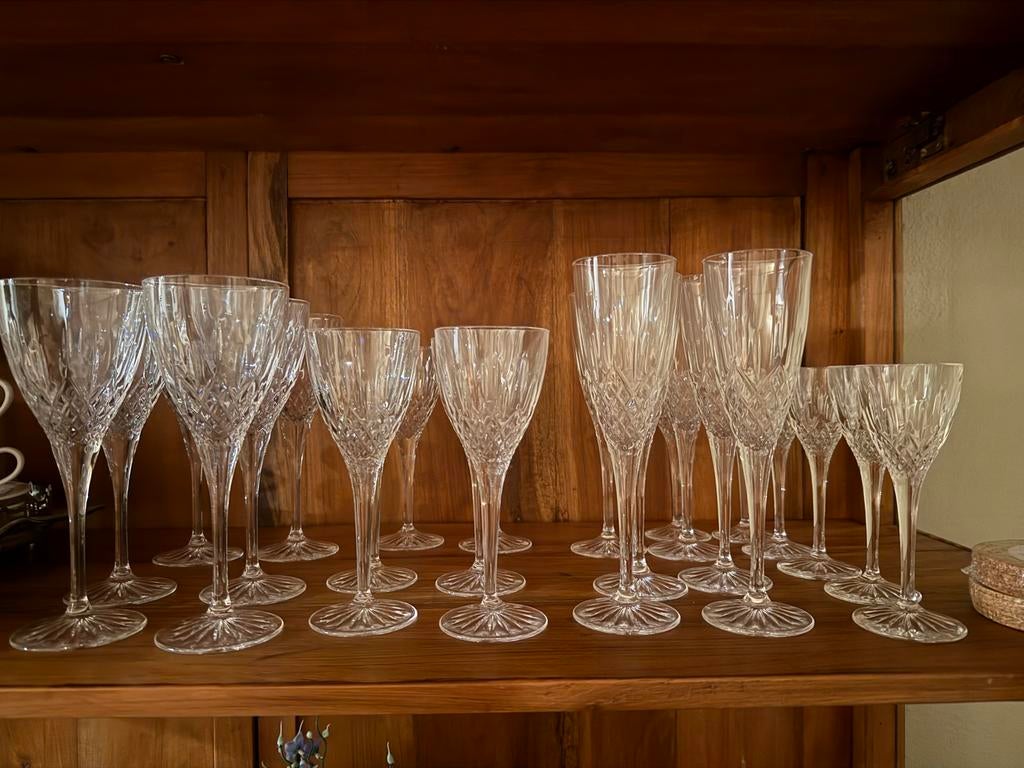 Complete set kristallen glazen (24 stuks), Ophalen