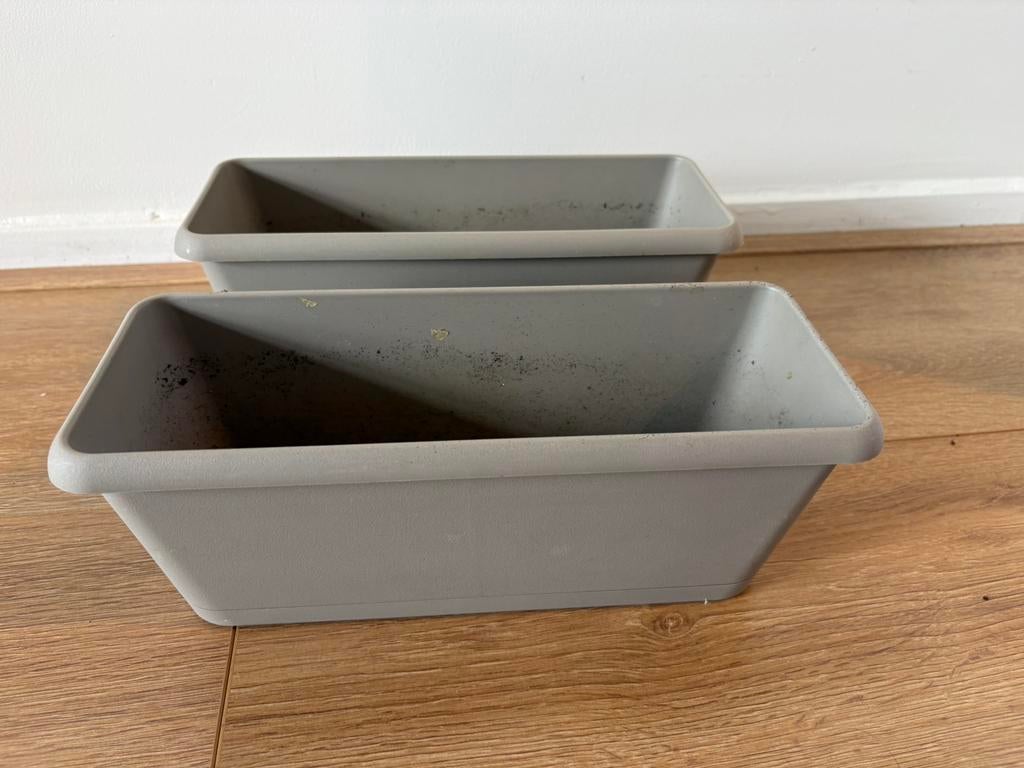 Grijze rechthoekige plantenbakken 30 x 12 x 11 cm, Ophalen of Verzenden, Zo goed als nieuw