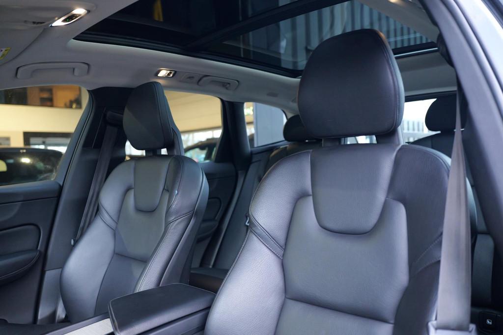Volvo XC60 2.0 T8 AWD Inscription Pano|Luchtv|Trekh|19inch, Auto's, Volvo, Automaat, Gebruikt, Euro 6, 1969 cc