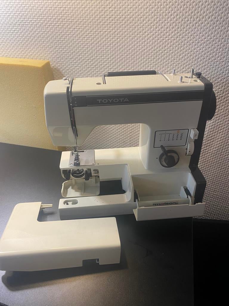 naaimachine toyota 800, Hobby en Vrije tijd, Naaimachines en Toebehoren, Ophalen, Zo goed als nieuw, Naaimachine, Overige merken