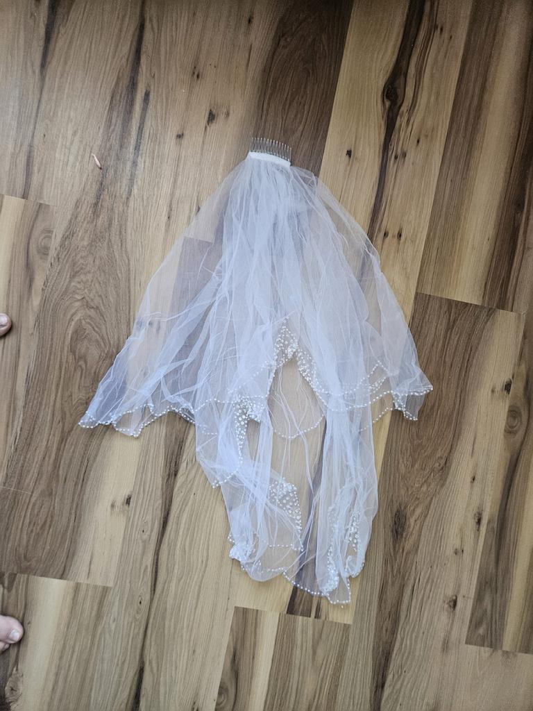 Bruidssluier met kam en hoepelrok, Ophalen of Verzenden, Zo goed als nieuw, Wit, Accessoires