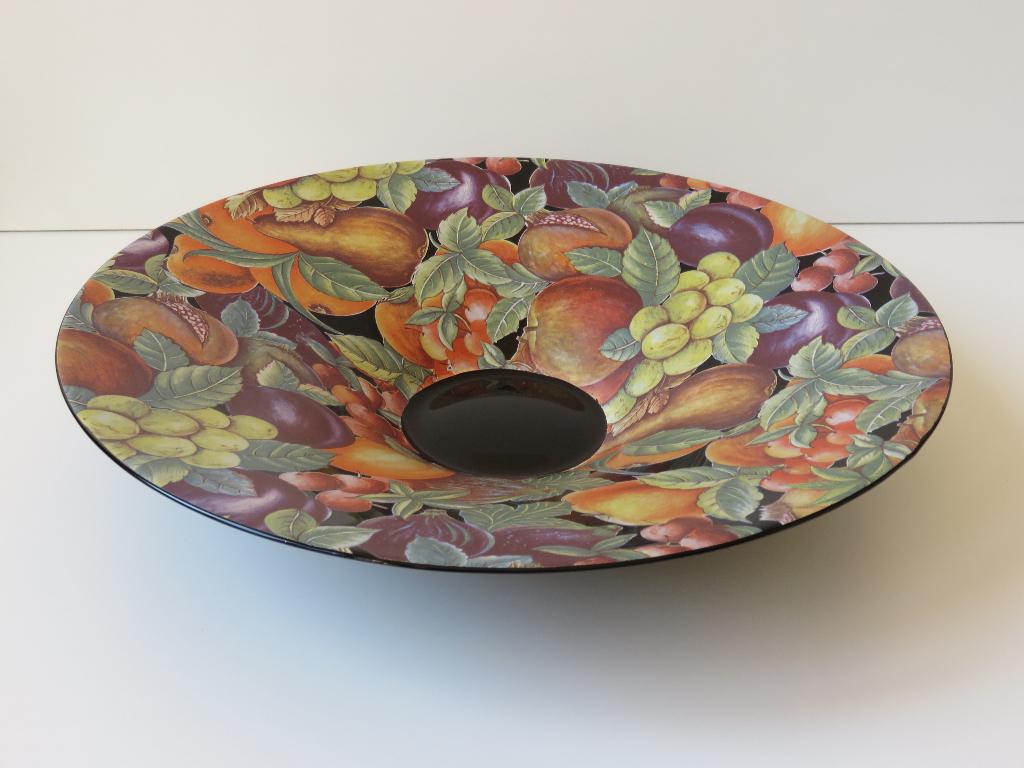 vintage Zwarte glazen fruitschaal met fruitdecor, Schaal, Rond, Ophalen of Verzenden, Glas