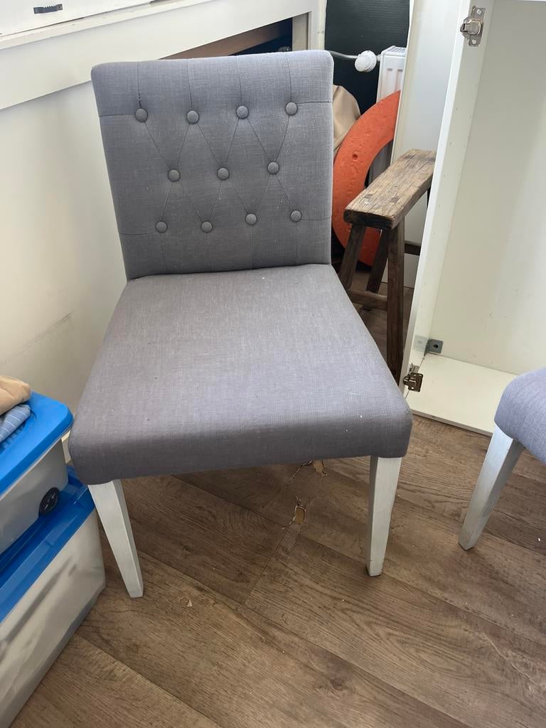 Stoelen woood, Huis en Inrichting, Stoelen, Ophalen of Verzenden, Zo goed als nieuw, Grijs, Twee