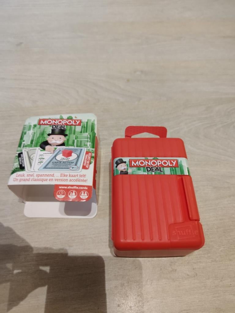 Monopoly Deal Kaartspel in handige reisverpakking, Ophalen of Verzenden, Zo goed als nieuw, Consumercare@hasbro.com, Hasbro