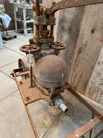 Antiek Franse pomp wijnpomp verrijdbaar, Ophalen