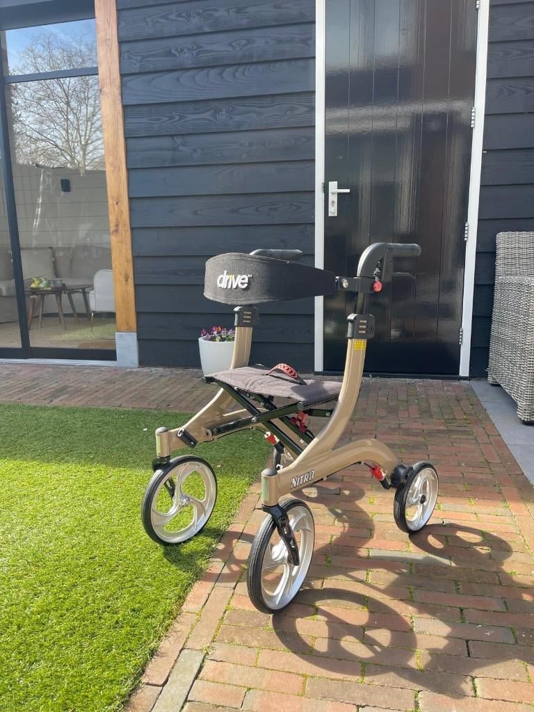 Prachtige (als nieuw) Drive rollator Nitro XS, Diversen, Rollators, Ophalen, Opvouwbaar, Zo goed als nieuw