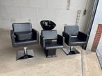Kappers stoelen en wastafel