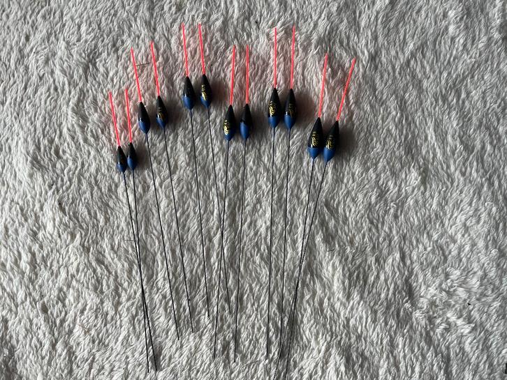 adv 225 / NIEUW serie 12 dobbers JVS, Watersport en Boten, Hengelsport | Witvissen, Nieuw, Dobber of Lood, Ophalen of Verzenden