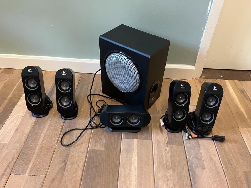 Logitech X530 5.1 speakers set in perfecte staat., Ophalen, Zo goed als nieuw