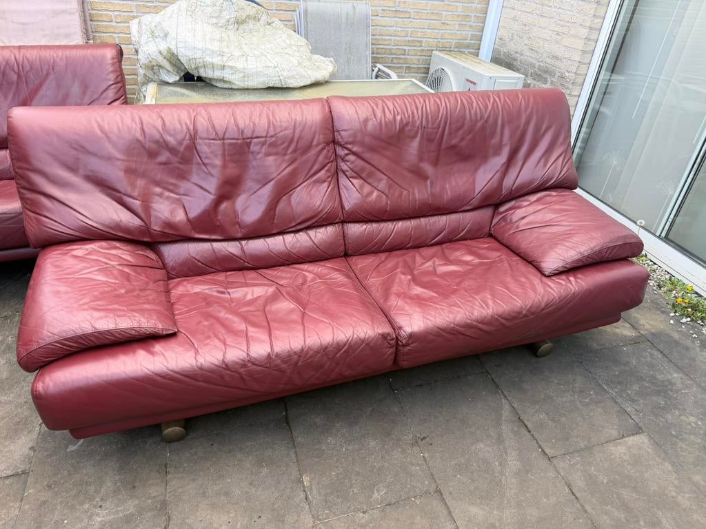 2,5 en 1 zits lederen bank GRATIS, Huis en Inrichting, Banken | Bankstellen, Ophalen, Gebruikt, Tweepersoons, Rechte bank