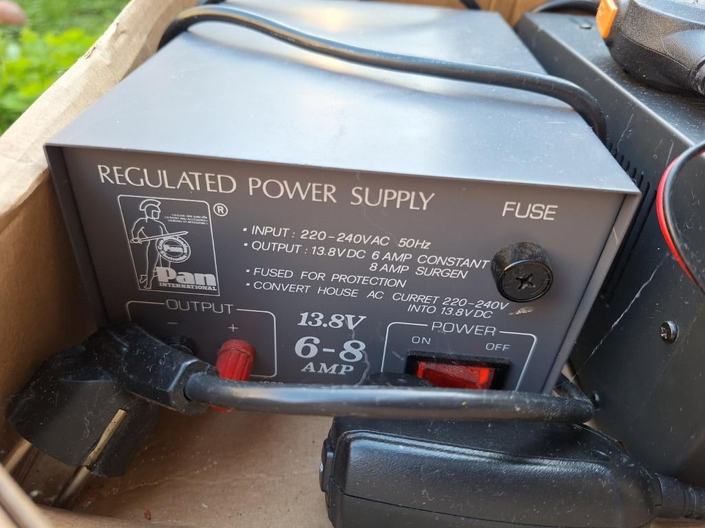 Gereguleerde PAN Voeding 13.8V 6-8A, Telecommunicatie, Zenders en Ontvangers, Ophalen of Verzenden, Gebruikt