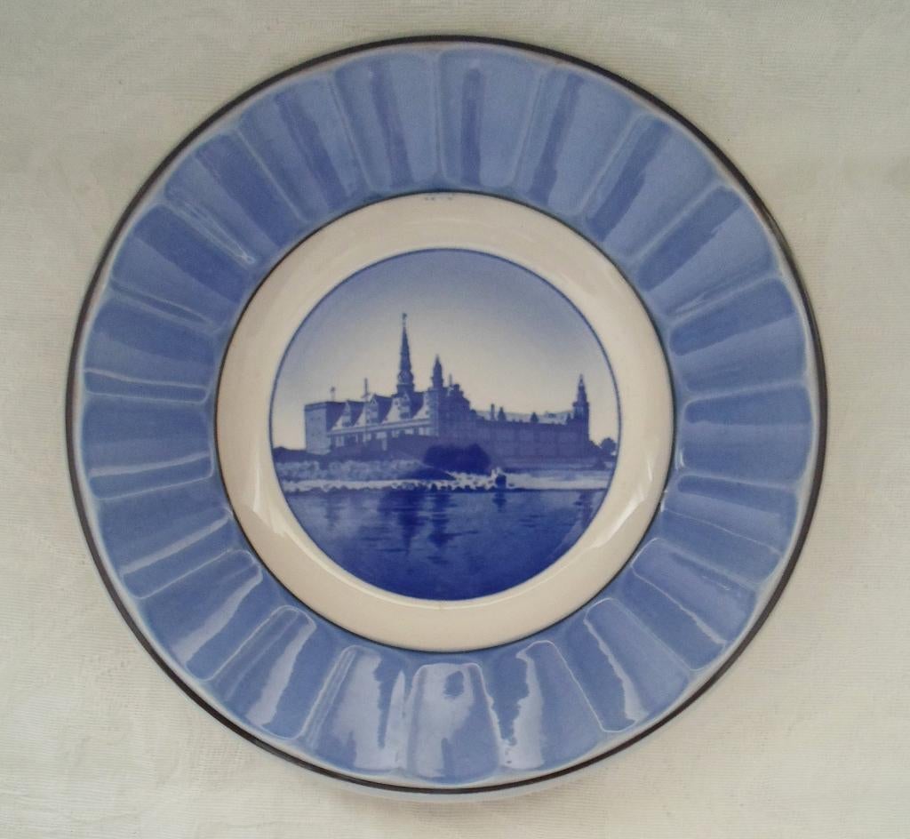 Wandbord Kronborg Slot. Aluminia (Royal Copenhagen) 1959., Antiek en Kunst, Antiek | Wandborden en Tegels, Ophalen of Verzenden