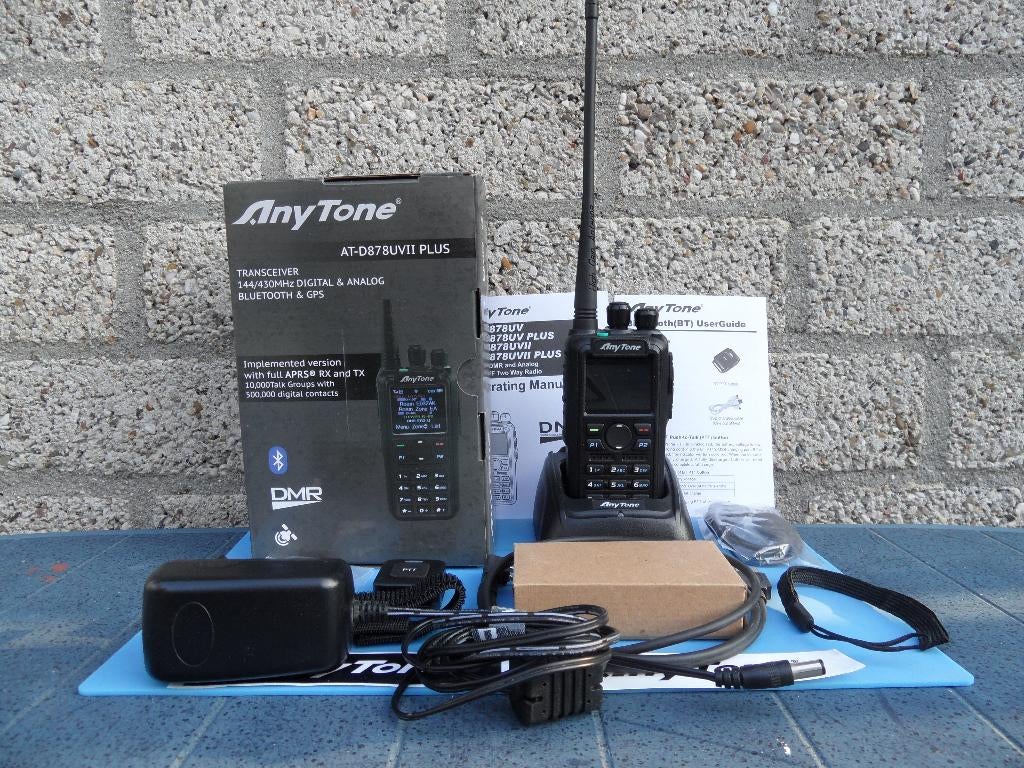 Anytone AT-D878UV II Plus (V3) DMR FM, BT GPS APRS, Met broekklem, 15 km of meer, Ophalen of Verzenden, Zo goed als nieuw