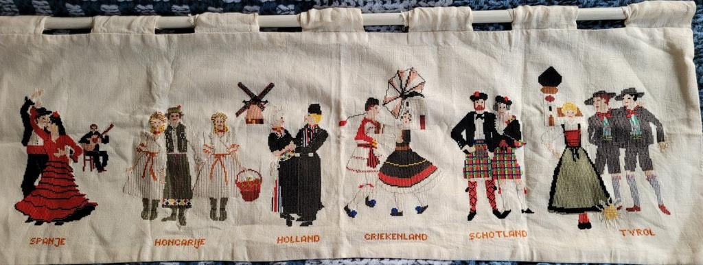 Vintage valletje van een Margriet borduurwerk  uit 1971, Hobby en Vrije tijd, Borduren en Borduurmachines, Ophalen of Verzenden