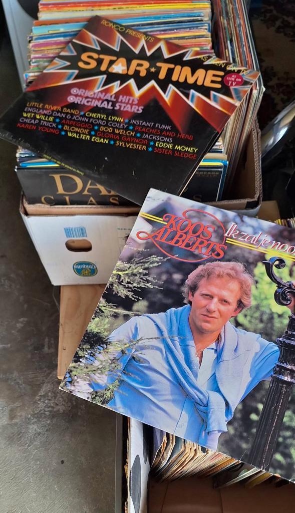 Partij 600 x vinyl, langspeelplaten, elpees, 1 koop 100,-, Cd's en Dvd's, Vinyl | Overige Vinyl, Gebruikt, Overige formaten, Ophalen