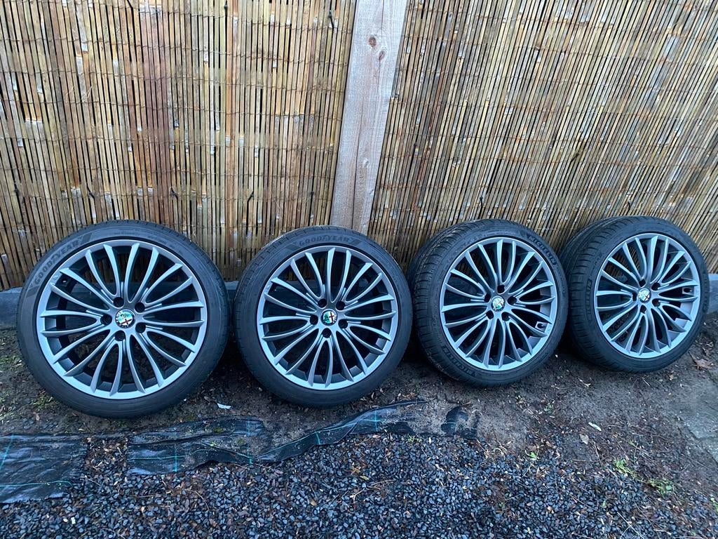 5x110 Alfa Romeo 18 inch goodyear/michelin, Auto-onderdelen, Banden en Velgen, Ophalen, 18 inch, Gebruikt, Banden en Velgen