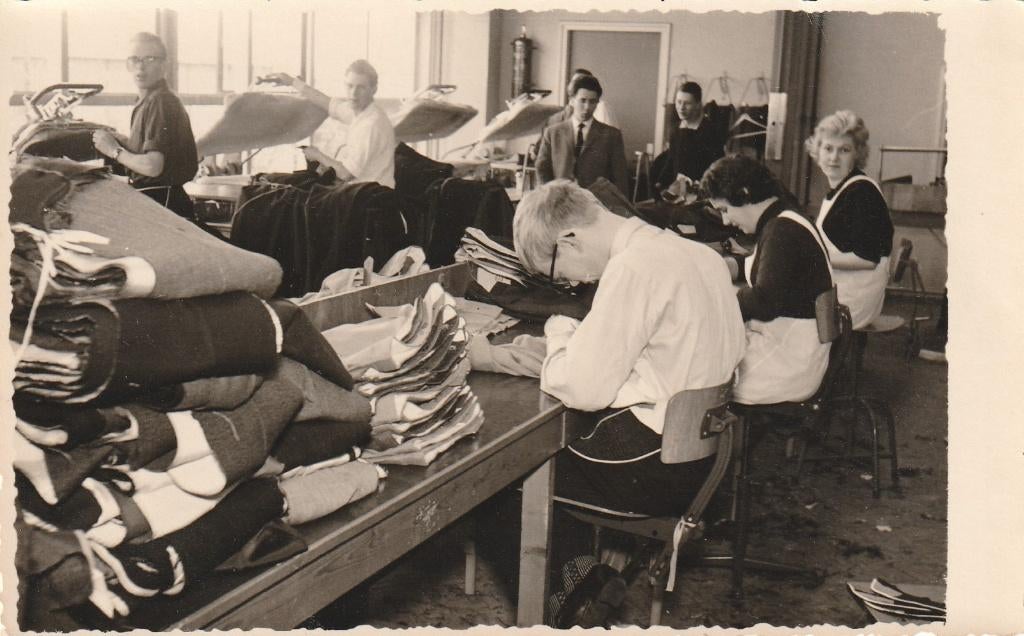 Foto de Vos uit Groningen, Verzamelen, Foto's en Prenten, Foto, Nieuw, Ophalen of Verzenden, 1940 tot 1960