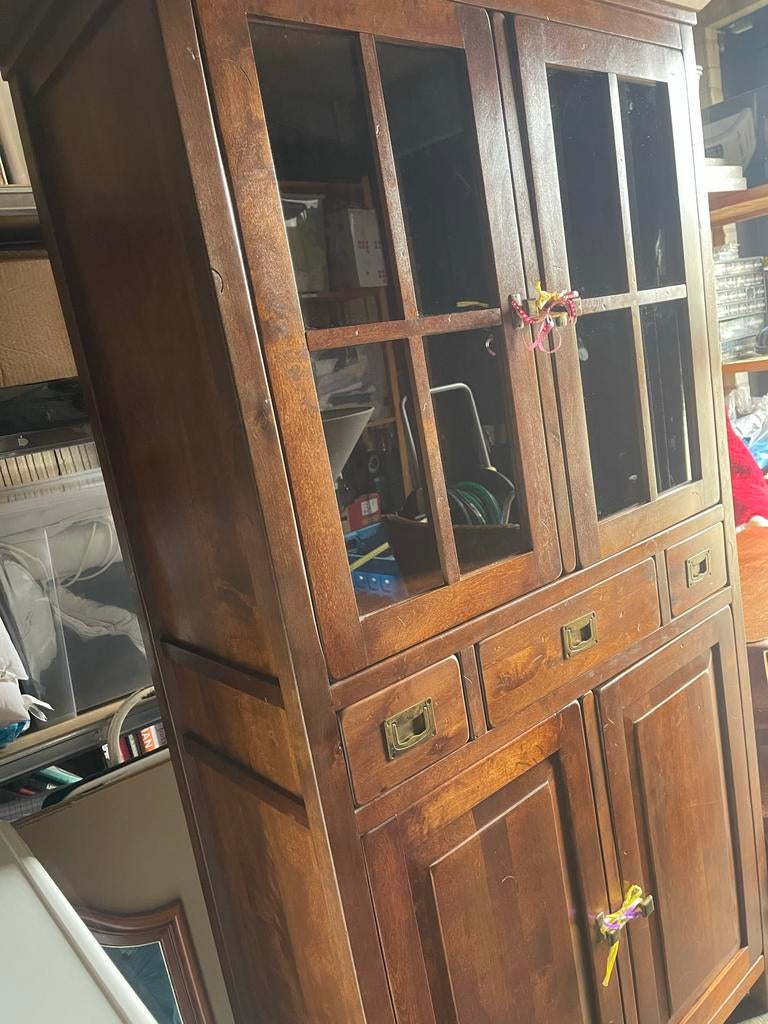 Houten vitrinekast met glazen deuren en lades, Huis en Inrichting, Kasten | Vitrinekasten, Ophalen, Gebruikt, 50 tot 100 cm, Met lade(s)