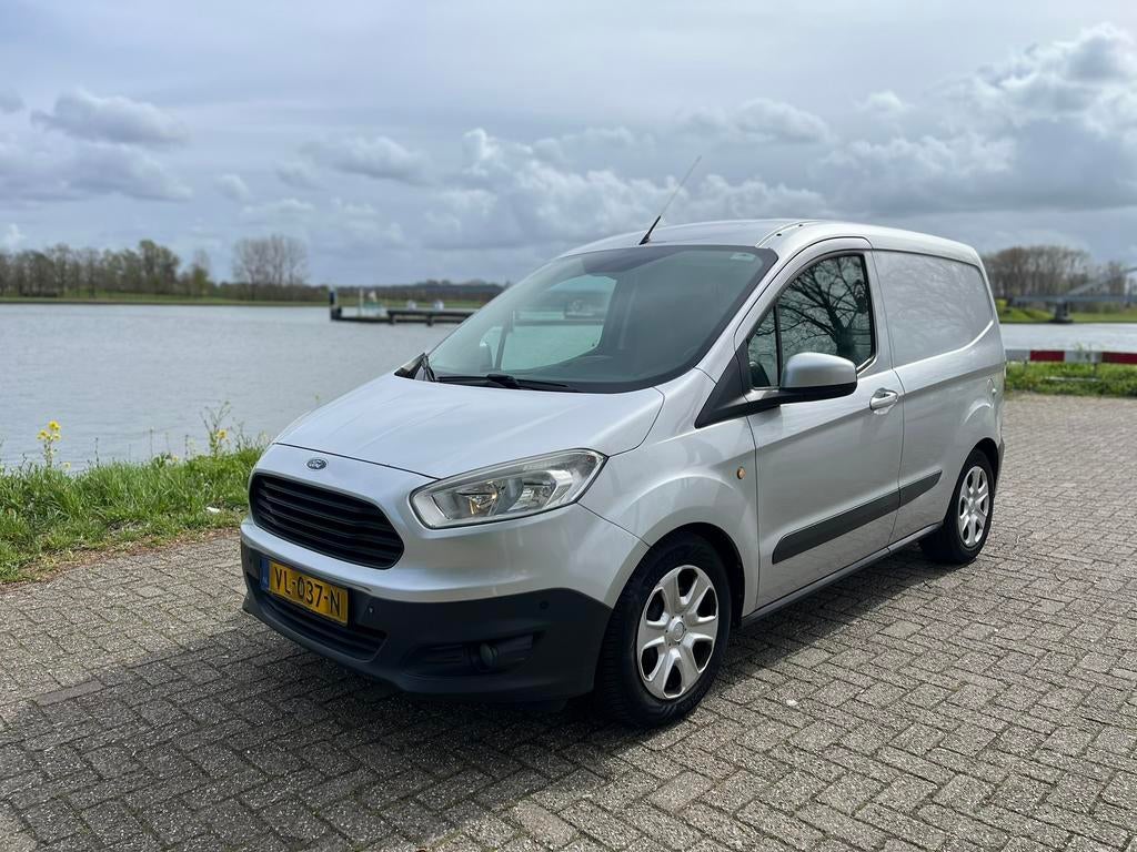Ford Transit Courier 2015 1.0 Benzine Ecoboost, Auto's, Bestelauto's, 100 pk, Origineel Nederlands, Bedrijf, Handgeschakeld