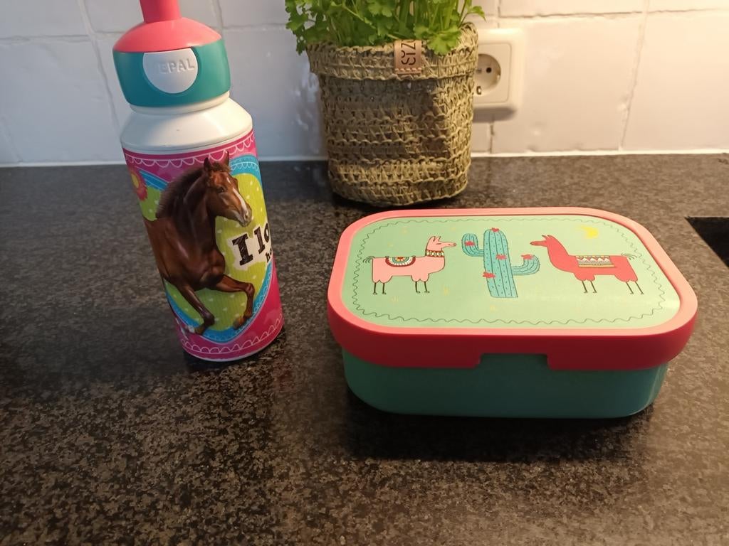 Mepal beker en broodtrommel - Paarden en Lama's, Ophalen of Verzenden, Gebruikt