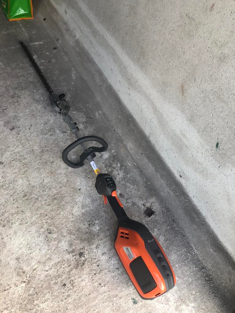 Husqvarna 325iLK, Tuin en Terras, Hand-tuingereedschap, Ophalen of Verzenden, Zo goed als nieuw, Overige soorten