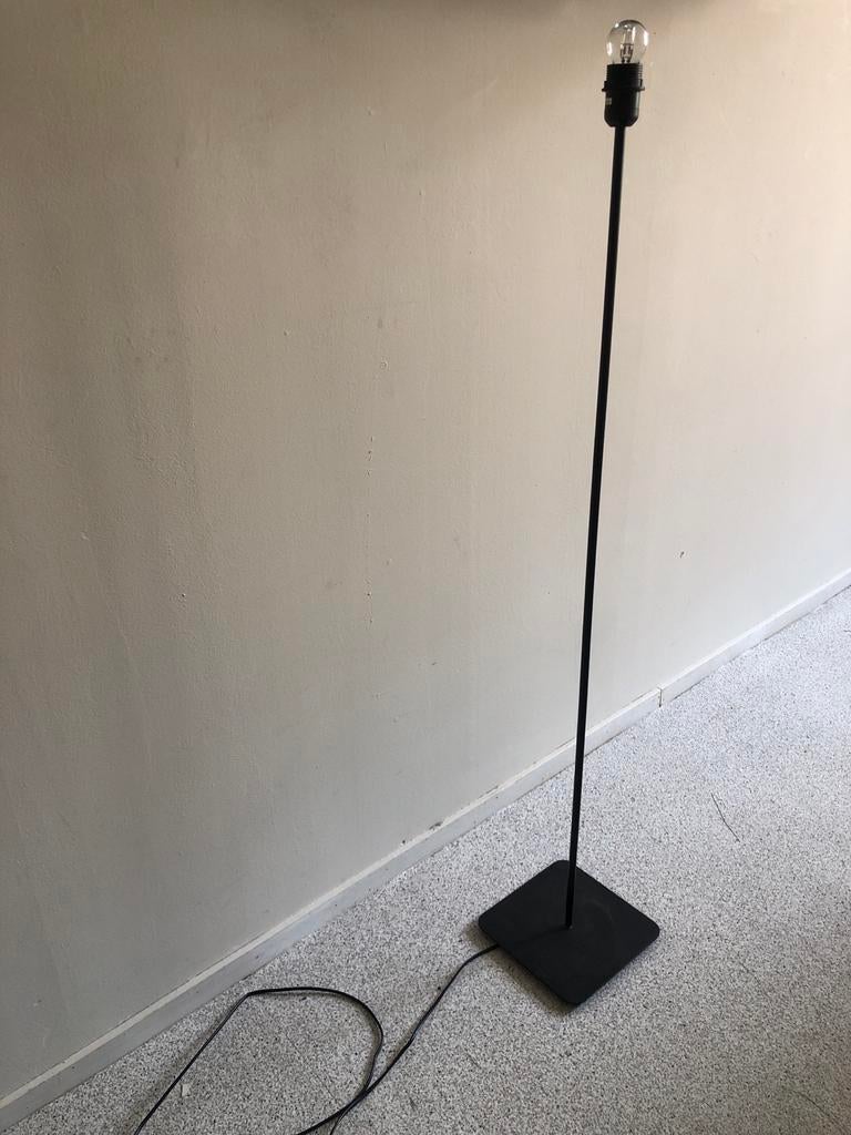 IKEA Hemma Vloerlamp Zwart - Eenvoudig en Functioneel, Ophalen of Verzenden, Gebruikt, Metaal, 150 tot 200 cm