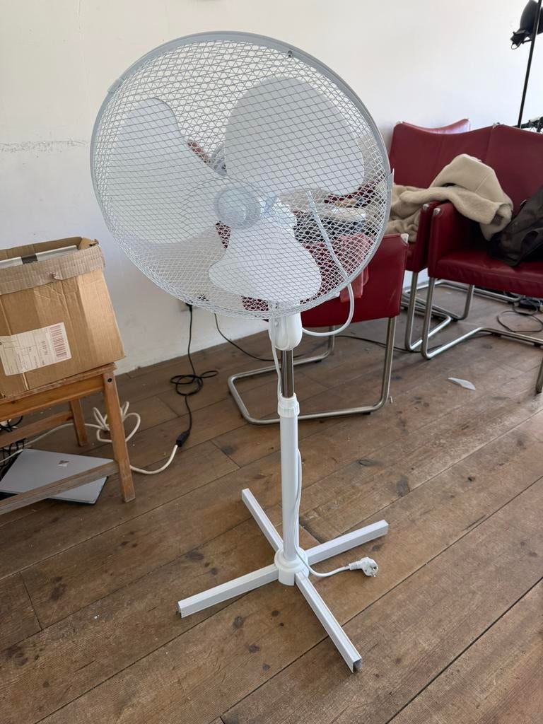 Staande ventilator, Witgoed en Apparatuur, Ventilatoren, Ophalen of Verzenden, Zo goed als nieuw, Statiefventilator