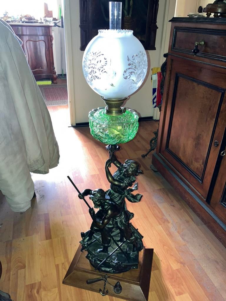 Fraaie grote olielamp., Ophalen