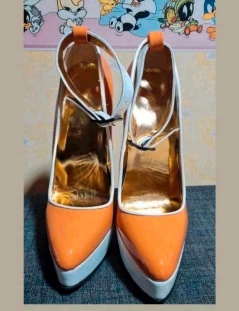 Nieuwe wonderheels maat 43. Ook in blauw. Witte hak, Nieuw, Oranje, Ophalen of Verzenden, Schoenen met hoge hakken