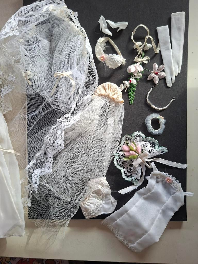 Vintage bride barbie doll mattel 60ejaren speelgoed toys, Verzenden, Kleertjes