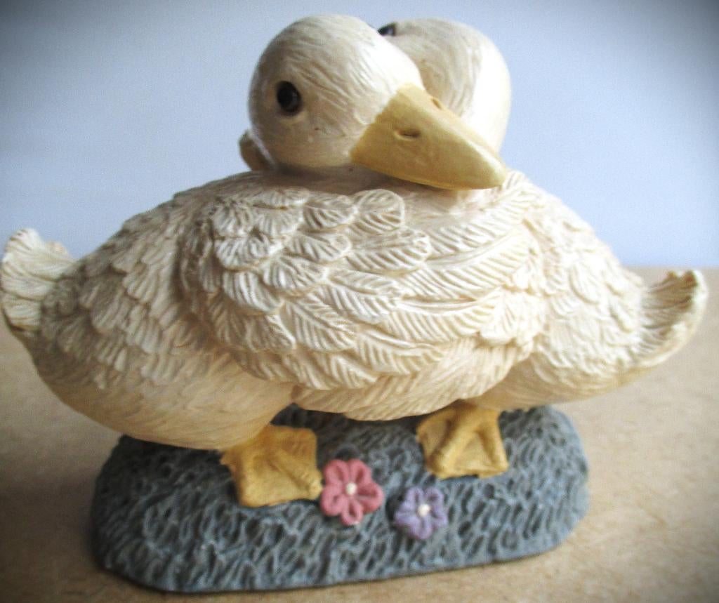 Eend Leonardo~Eenden~Hugging Ducks~Knuffelende eenden, Ophalen of Verzenden, Zo goed als nieuw, Vogel, Beeldje of Figuurtje