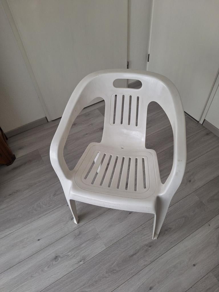 Kunststof stapelstoelen, Ophalen, Kunststof