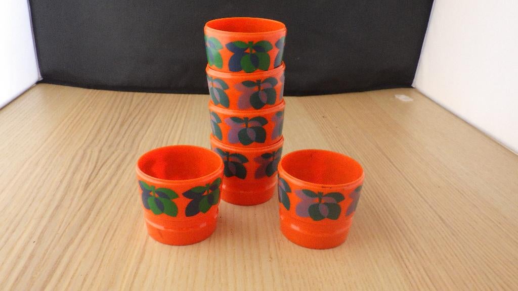 mooie retro oranje eierdopjes met bloemblaadjes, Verzamelen, Retro, Ophalen of Verzenden, Overige typen