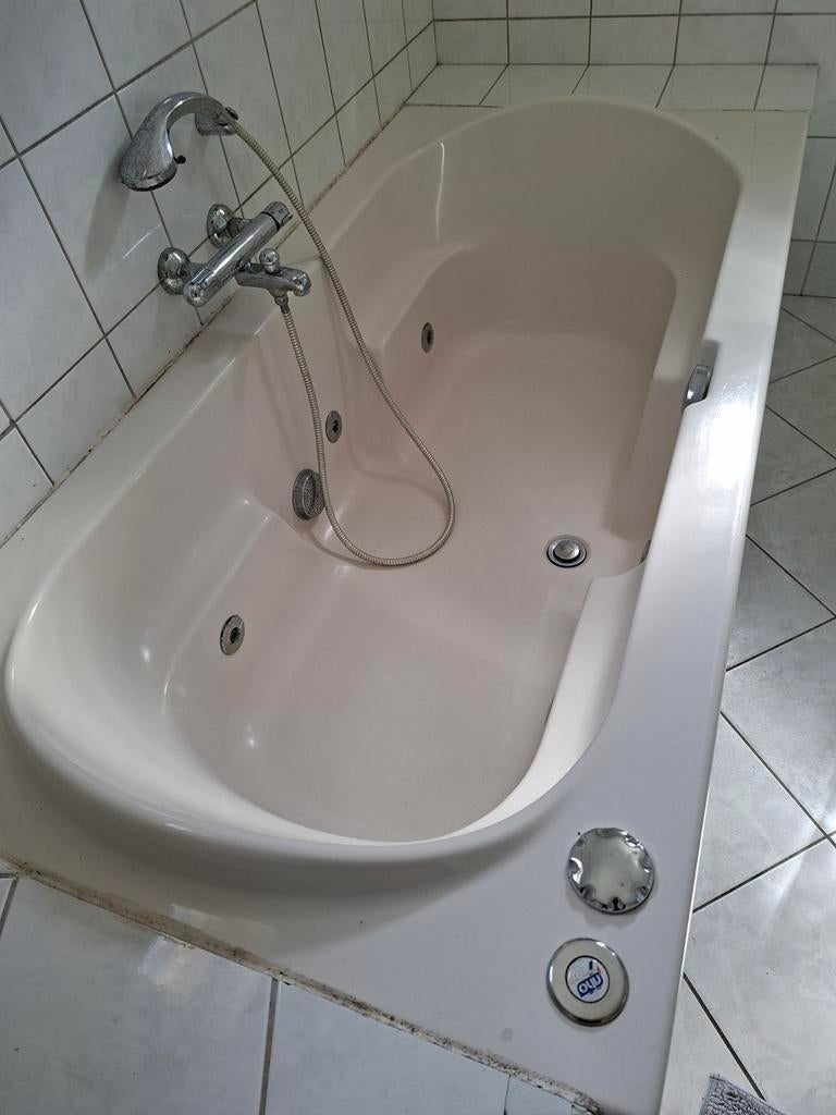 Whirlpool / Hydromassagebad - Ontspanning aan huis, Huis en Inrichting, Badkamer | Complete badkamers, Ophalen, Gebruikt, Met douche