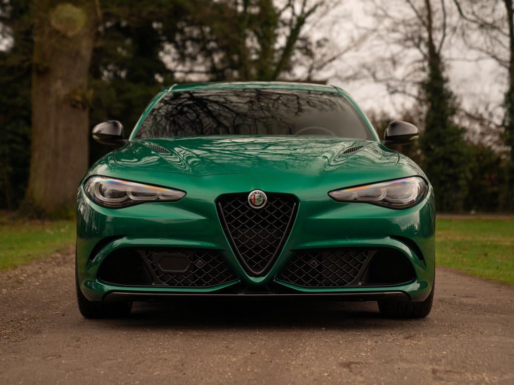 Alfa Romeo Giulia 2.9 V6 Quadrifoglio MY25 | Akrapovic | Car, Auto's, Alfa Romeo, Automaat, Achterwielaandrijving, Gebruikt, Met garantie (alle)