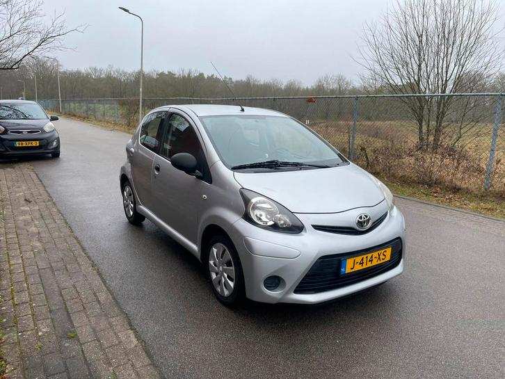 Toyota Aygo 1.0 VVT-i Comfort Orange [ Kleine Schade ], Auto's, Toyota, Bedrijf, Te koop, Aygo, ABS, Airbags, Airconditioning