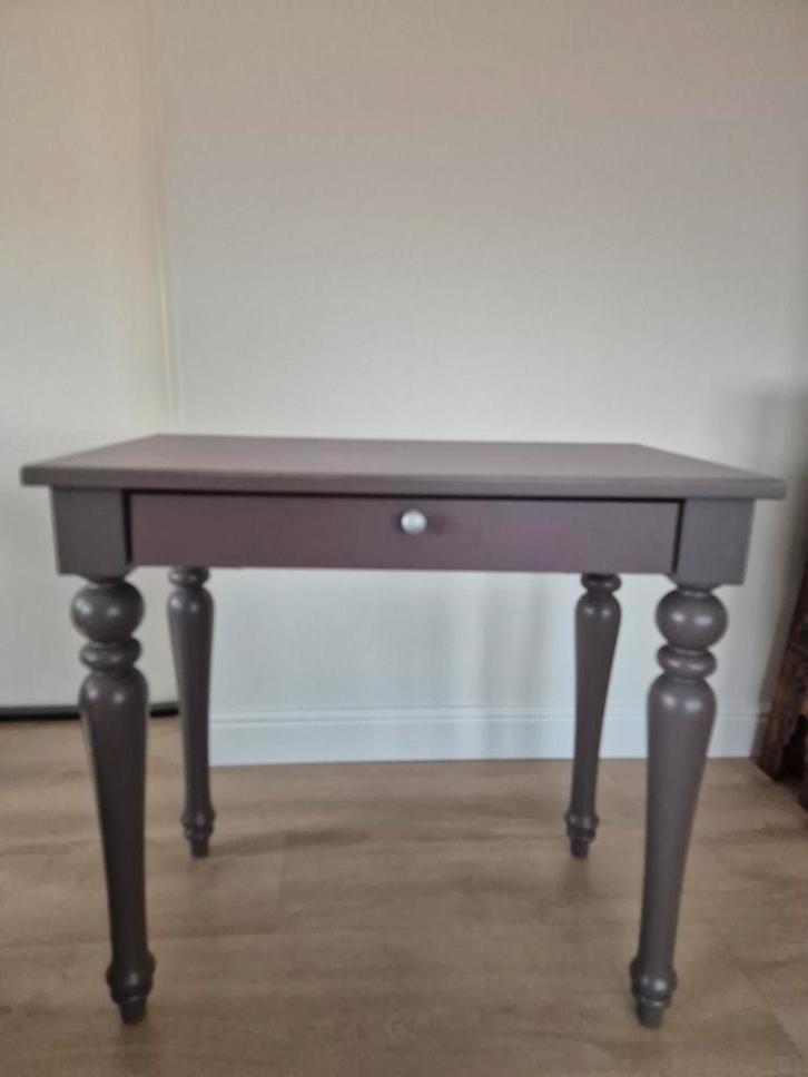 Stijlvolle bijzettafel met lade - Dusty plum vergrijsd paars, Huis en Inrichting, Tafels | Bijzettafels, Gebruikt, Rechthoekig