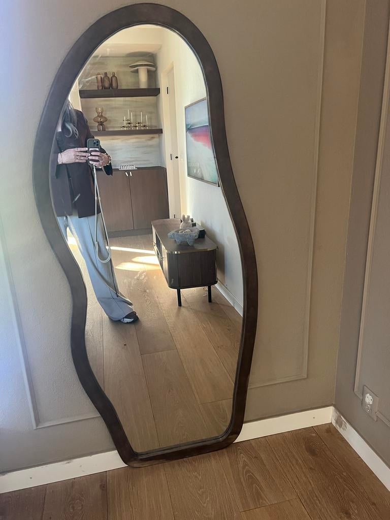 Vintage midcentury organische spiegel walnoot, Huis en Inrichting, Woonaccessoires | Spiegels, Ophalen, Zo goed als nieuw, Minder dan 50 cm